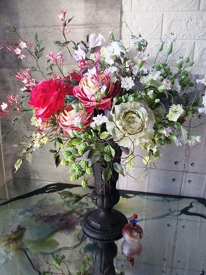 クレイアートの真紅の薔薇 2024.12.12 真紅の薔薇🌹🌹🌹 豪華です❤️ 年の瀬やなぁ